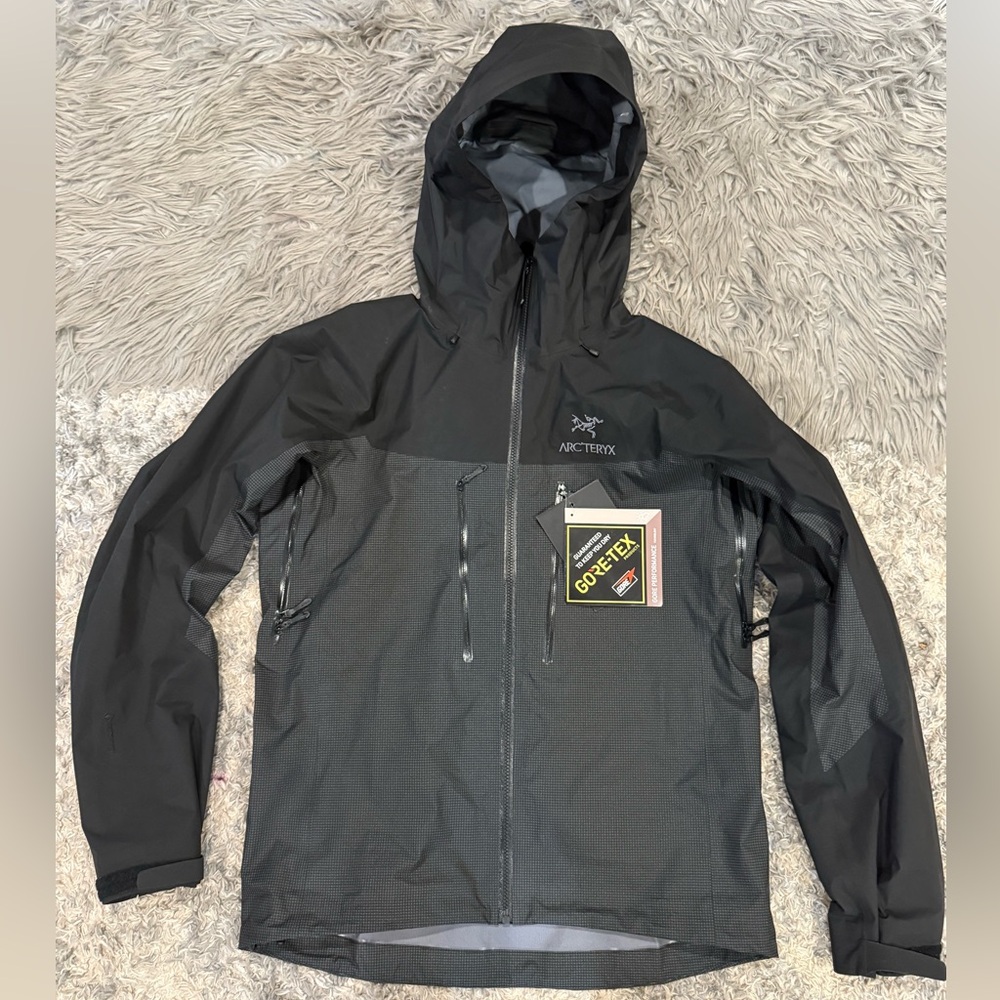 NWT Men’s Size Medium - Arc’teryx Alpha Jacket